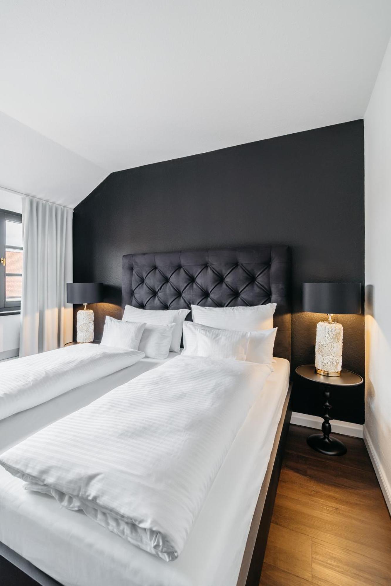 Hotel Riesengebirge Neuhof an der Zenn ภายนอก รูปภาพ